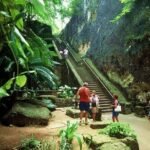 nassau-city-tour-queens-stairs